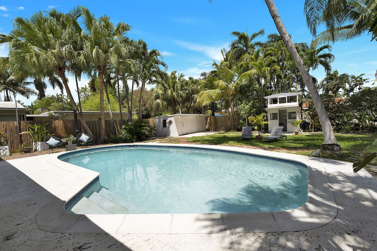 Beautiful 3Br/2Ba House w/Heated Pool